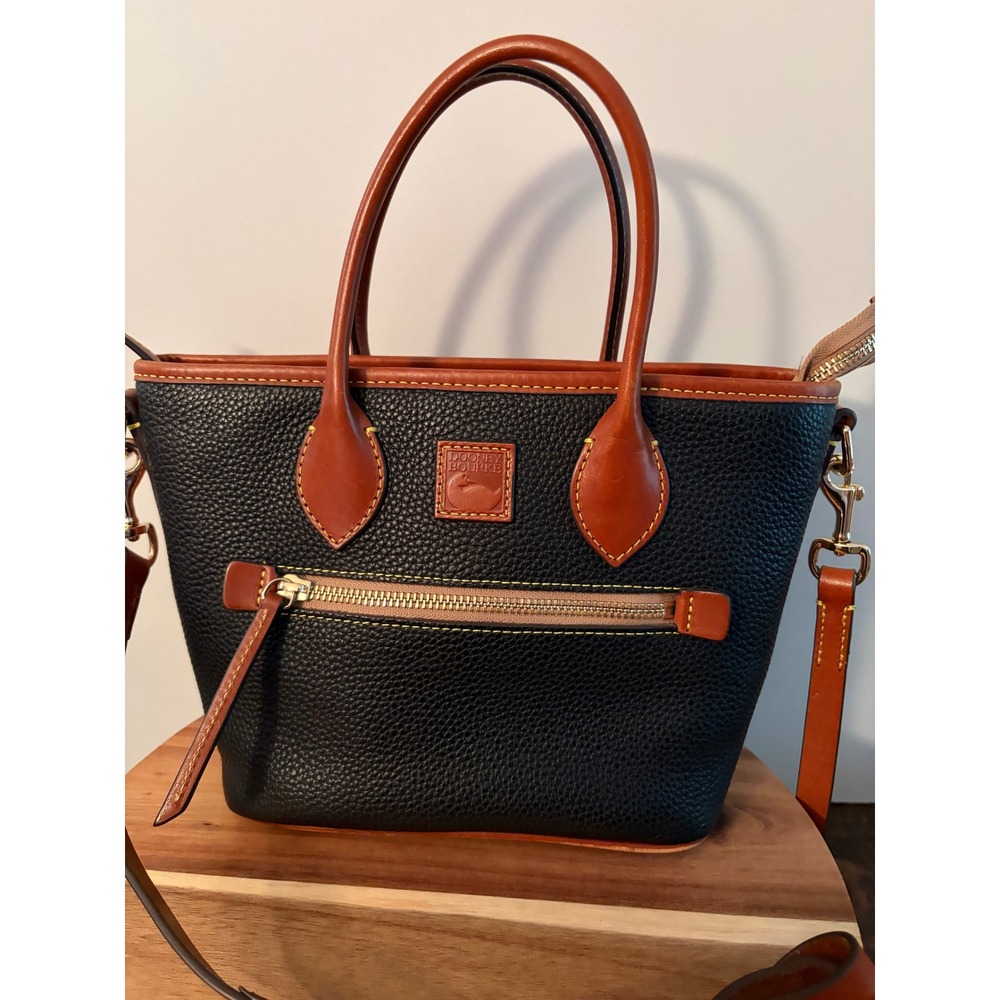 Dooney & Bourke Pebble Grain Black Small Handle Tote Bag EUC